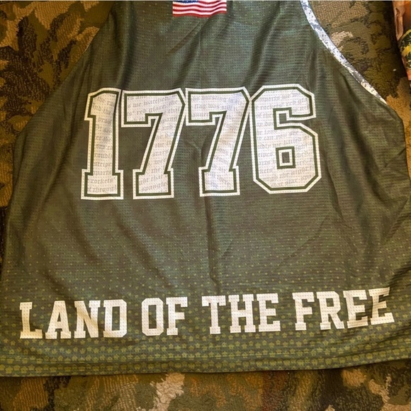Pro reversible tank for any fan of militarism or proud Americans. Pristine shirt - Picture 3 of 9